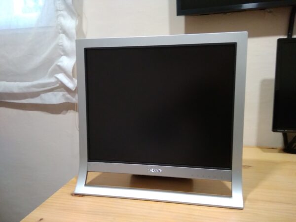 Sony Flatpanel LCD SDM-HS95